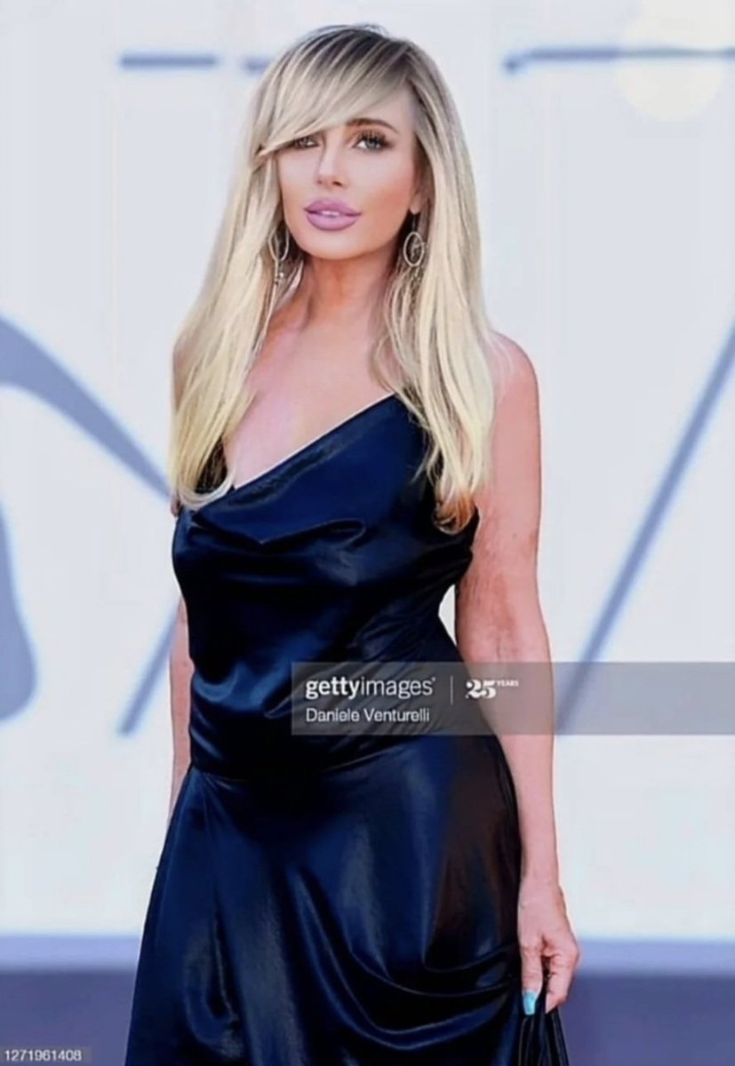 NinaMonicaS's tweet photo. Mostra internazionale Cinema di Venezia @GettyImages
#ninamonicascalabrin #author #screewriter https://t.co/72joeJpabb