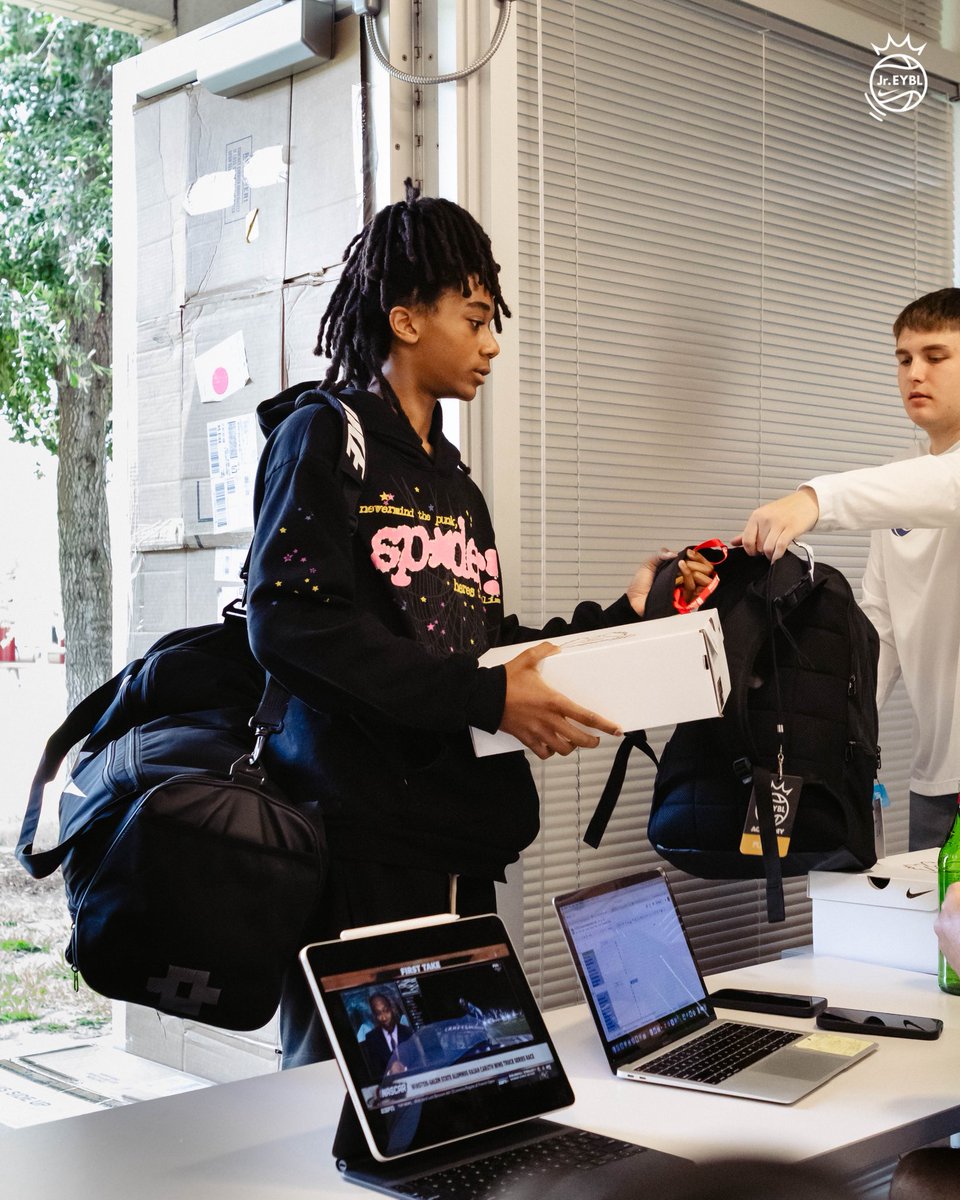 NikeEYB's tweet image. 𝗝𝗿. 𝗘𝗬𝗕𝗟 𝗔𝗰𝗮𝗱𝗲𝗺𝘆 𝗟𝗼𝗮𝗱𝗶𝗻𝗴

#JrEYBL | #GameTalks