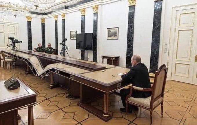 RT by @mikenov: Meeting in bunker to discuss Ukraine's latest attack on my bridge