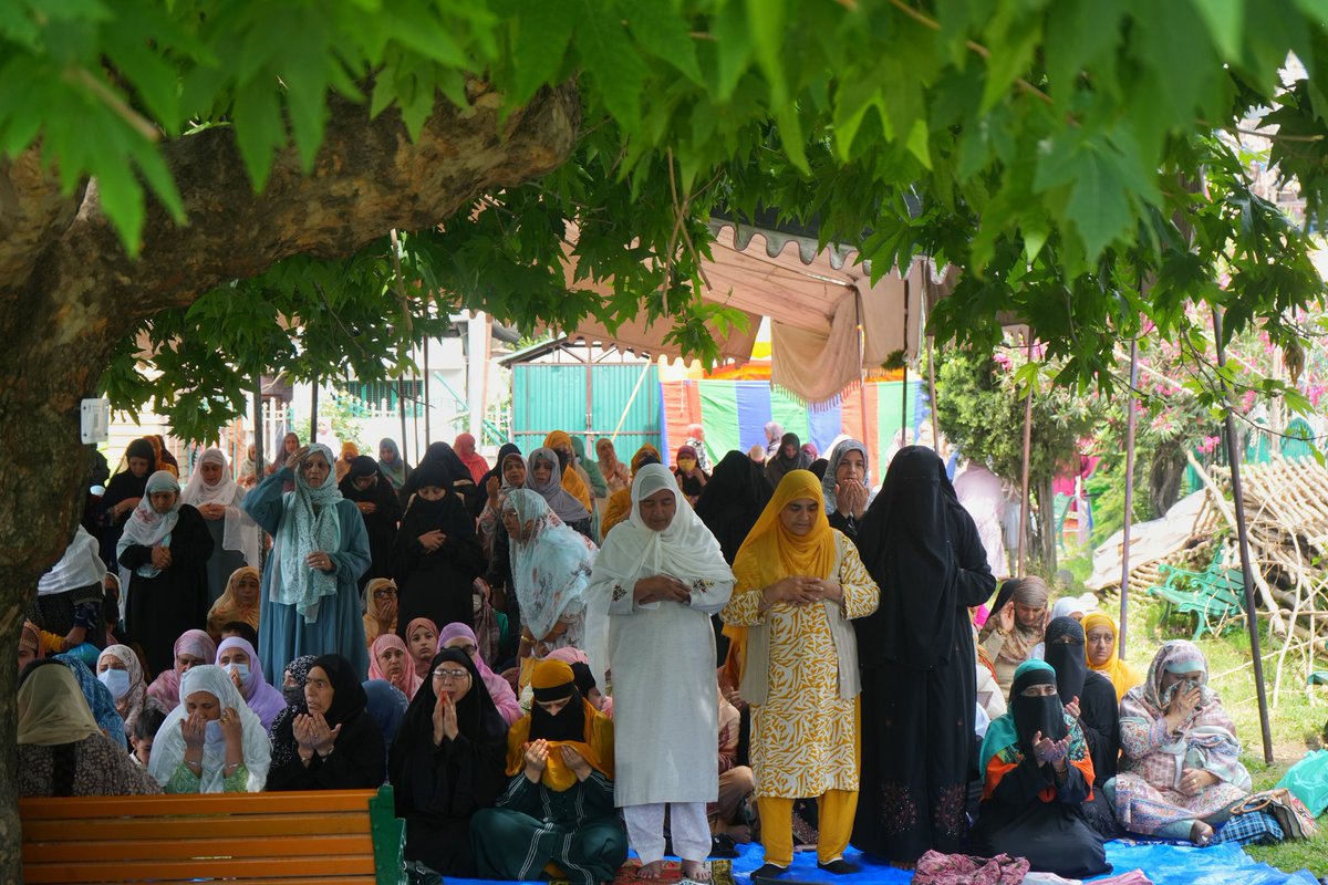 People offer midday prayers in the courtyard of Khankah mosque as they commemorate the death anniversary of Sufi saint Mir Syed Ali Hamdani in Srinagar, Indian Administered Kashmir, on June 3, 2025.

Photos:- <a href="/Sameerhussain95/">Sameer Hussain</a>