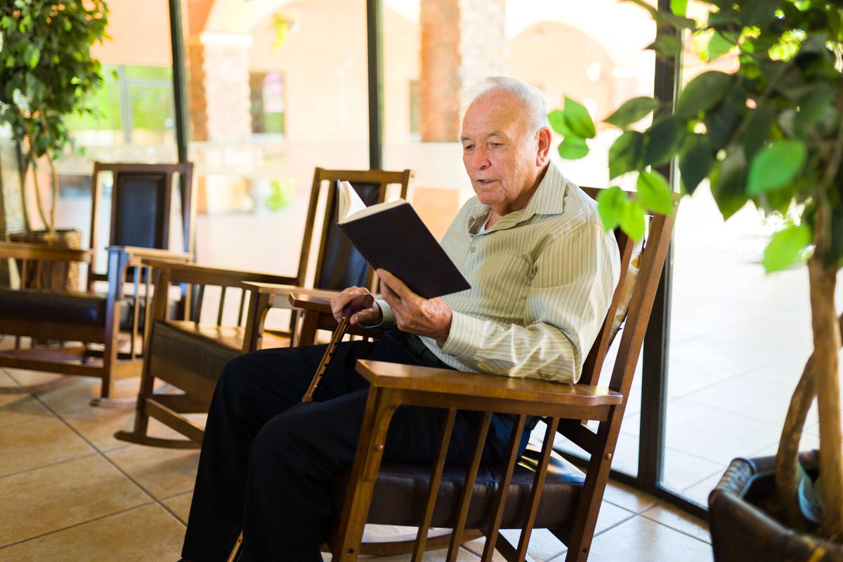 CHANGING SEASONS is a language-based, interdisciplinary program that increases interaction and communication skills among older adults in order to help them sustain quality of life as they age. #EndALZ #ReadUP 
#HealthyAging 

ow.ly/RTbA50W3hYm