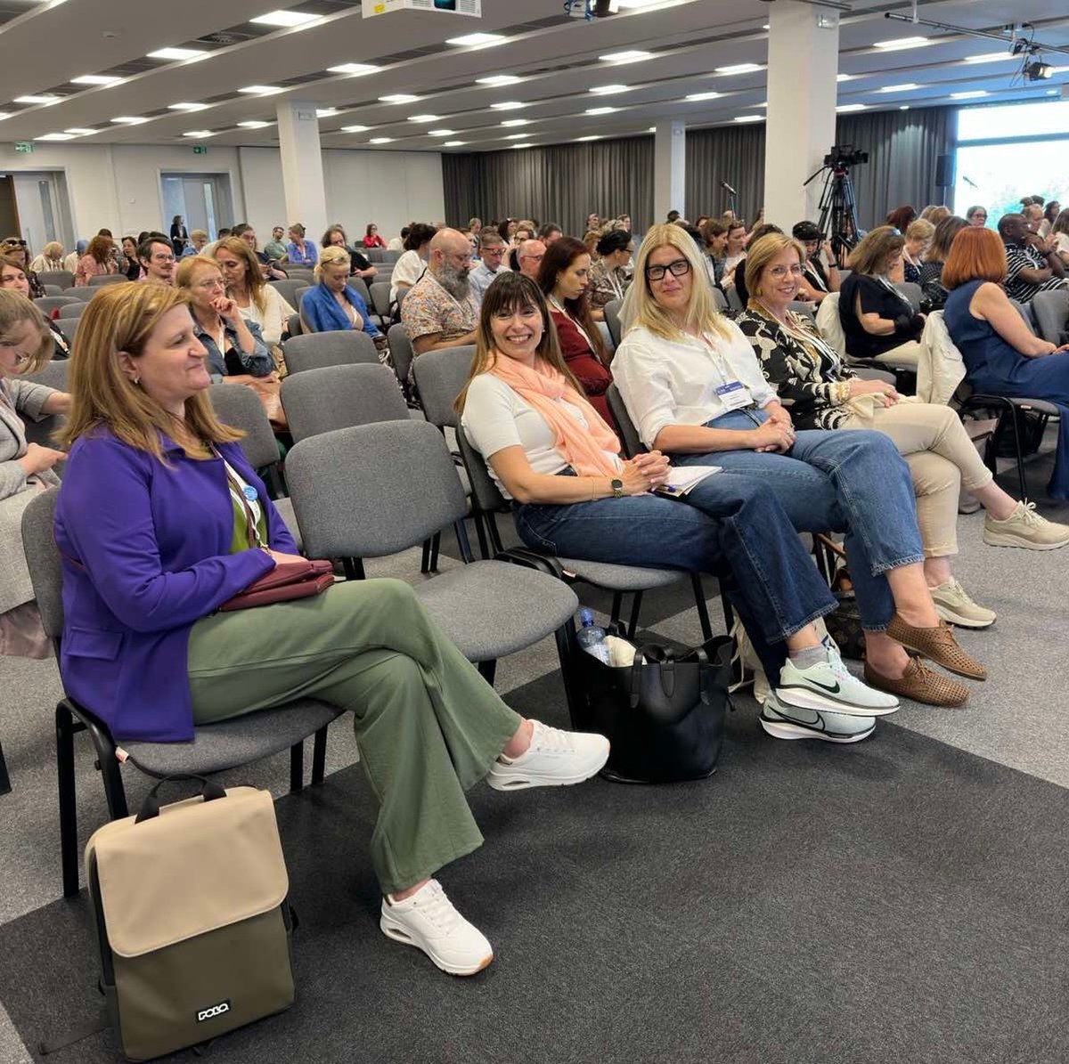 HellasEmdr's tweet photo. Παρουσίαση της EMDR-Hellas στο φετινό συνέδριο της EMDR-Europe στην Πράγα με θέμα τη θεραπεία του Διαγενεακού Τραύματος  (Presentation : “ Breaking the Cycle- an EMDR-Protocol for addressing generational wounds”- D.Ventouratou, M.Kopakaki, M.Skordou) https://t.co/yGGexn5OGg