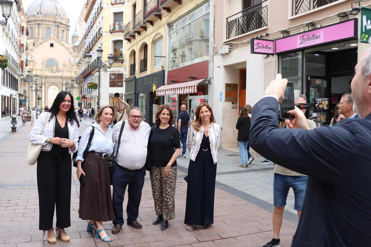 PP de Aragón (@pparagon) on Twitter photo Hoy <a href="/cucagamarra/">Cuca Gamarra</a> se ha reunido con el Comité de Dirección del <a href="/pparagon/">PP de Aragón</a> para abordar las soluciones que España necesita y que pronto llegarán con un nuevo Gobierno del <a href="/ppopular/">Partido Popular</a>, con nuestro presidente <a href="/NunezFeijoo/">Alberto Núñez Feijóo</a> al frente. Hoy <a href="/cucagamarra/">Cuca Gamarra</a> se ha reunido con el Comité de Dirección del <a href="/pparagon/">PP de Aragón</a> para abordar las soluciones que España necesita y que pronto llegarán con un nuevo Gobierno del <a href="/ppopular/">Partido Popular</a>, con nuestro presidente <a href="/NunezFeijoo/">Alberto Núñez Feijóo</a> al frente.