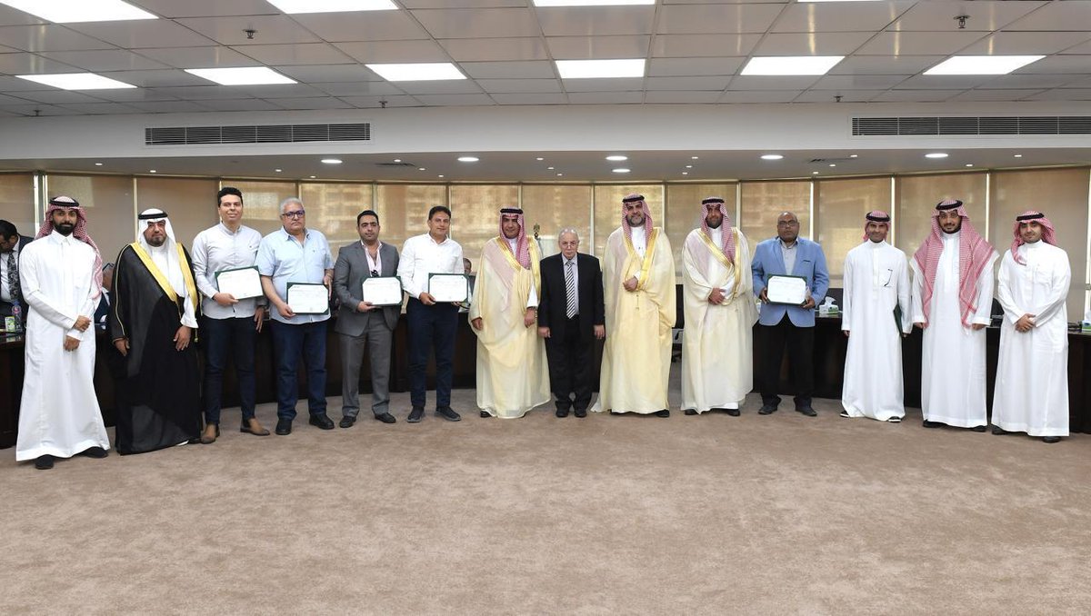 SCA2030's tweet image. بحضور سعادة رئيس مجلس الإدارة أ.محمد العجلان ووكيل وزارة البلديات والإسكان م. عبدالرحمن العريني ووكيل وزارة الاستثمار أ. محمد أباحسين تم تسليم عدد من الرخص الاستثمارية للشركات المصرية المؤهلة من أصل ١٤ منشأة متقدمة حيث خضعت العملية للعديد من النقاشات الإستراتيجية ،والراغبة في…