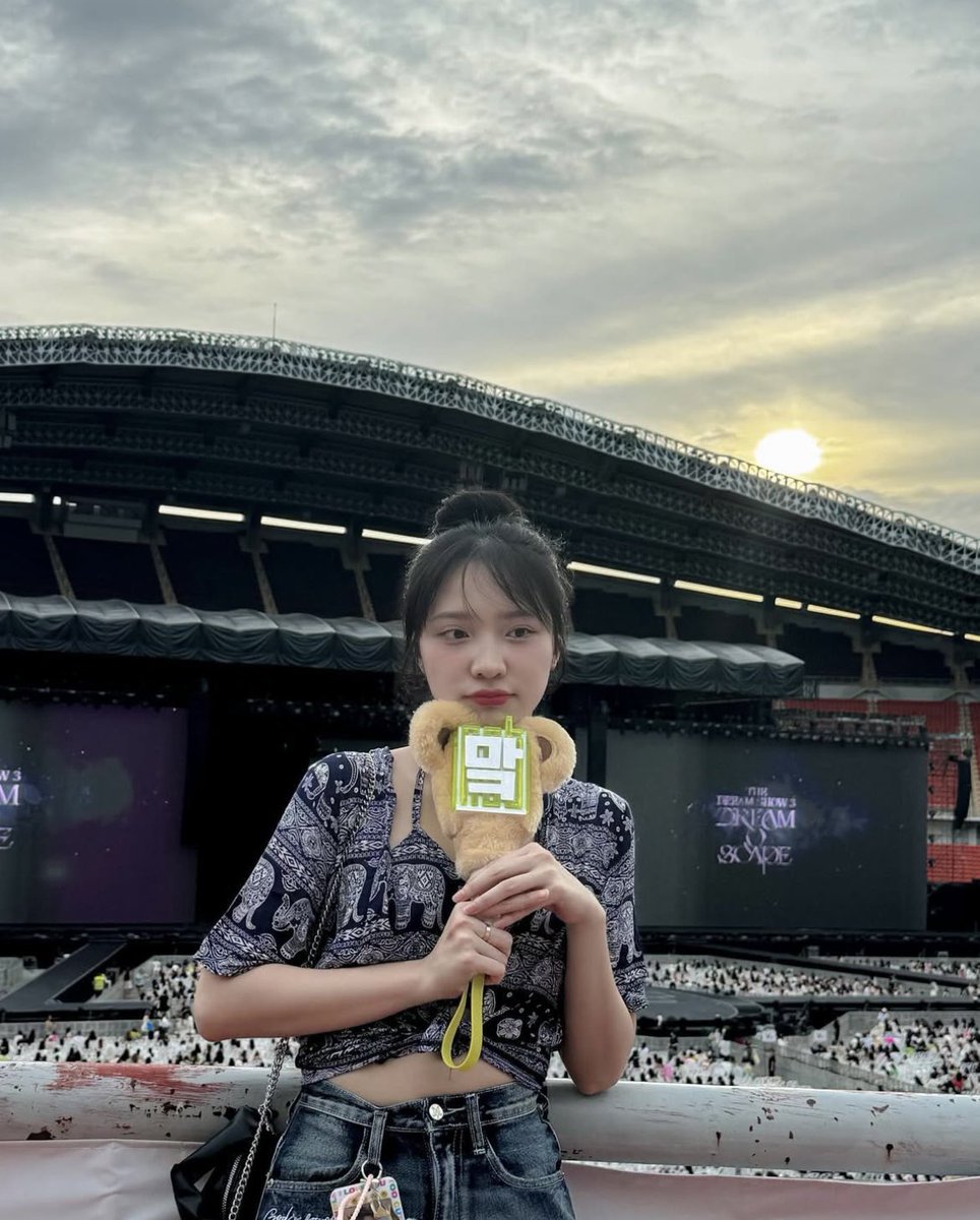 เรามีเรฟชุดช้าง/เสื้อช้างไปคอนน้องดรีมที่ราชมังมาฝากค่ะพี่คนสวยใส่แล้วน่ารักมาก #Janhae 🫶🏻

#ดรีมโชว์4ไทยโปรเจกต์
#NCTDREAM_THEDREAMSHOW4_BANGKOK
#TDS4INBKK