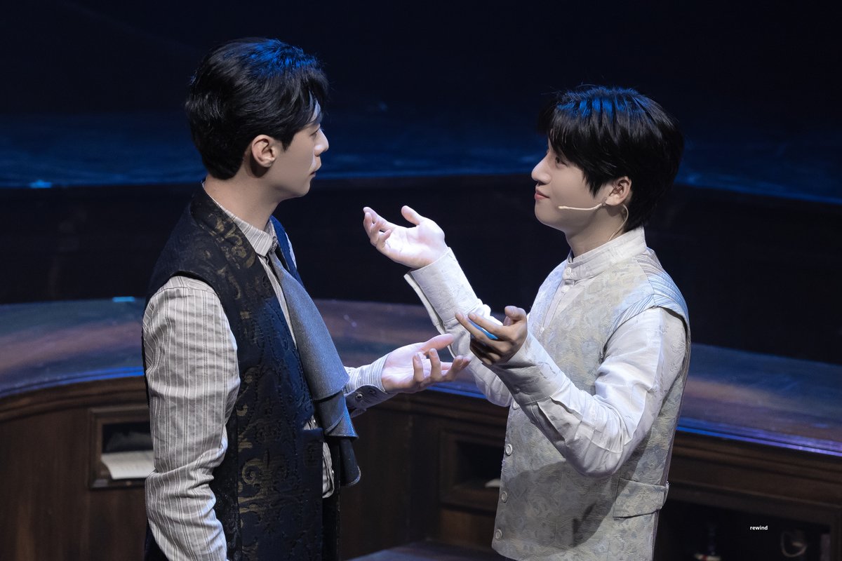 rewind_zip's tweet photo. 250603 와일드 그레이 스페셜 커튼콜 :: 살로메    

알프레드 더글라스 役 #김리현 배우님  
오스카 와일드 役 #주민진 배우님 https://t.co/lrz1iO3IeY