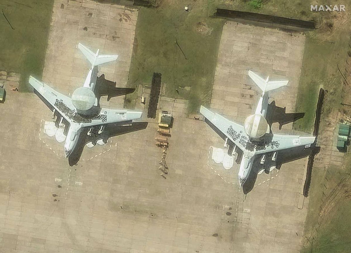 🇺🇦🇷🇺 ANOTHER LIE BUSTED: The A-50 aircraft were not damaged. 

Pictures from satellites has shown that none of them had received any damage.

1/