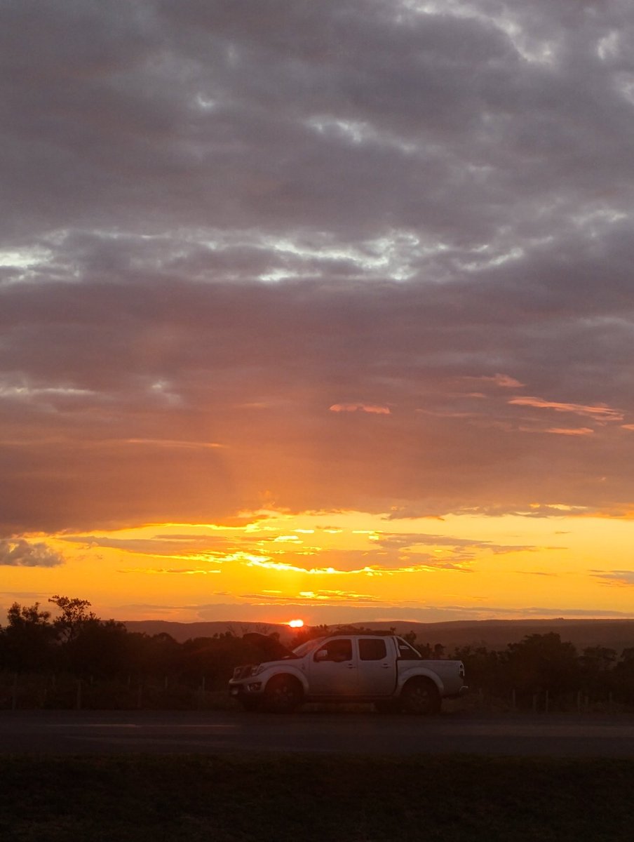 Nyatten15988's tweet photo. Um nascer do sol pra vocês apreciarem também https://t.co/W6UNNnbqjn