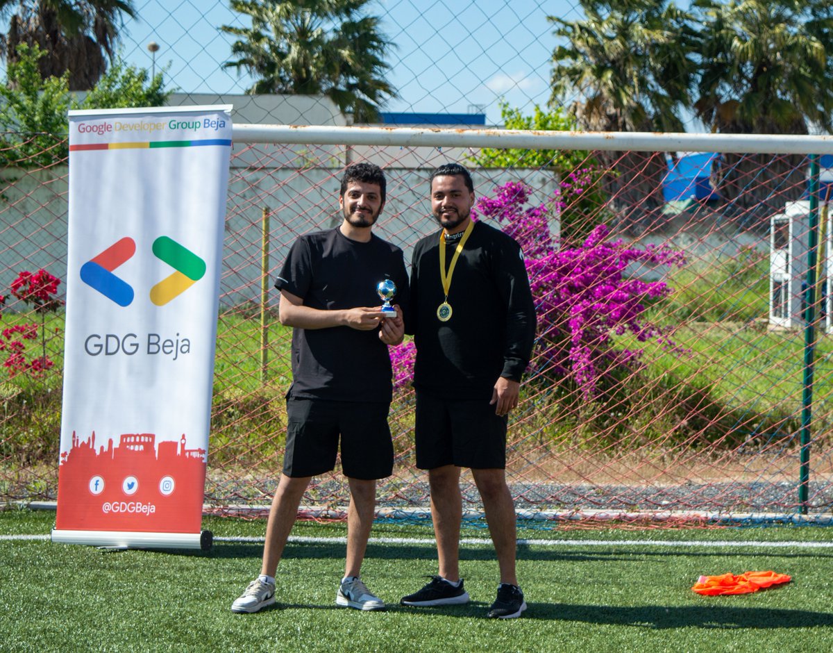 ⚽ We mixed AI with football at our first time at the Build with AI event,
From lines of code to lines on the field  pure synergy.

#BuildWithAI #GDG #GoogleDevelopers #isetbeja #gdgbeja #gdgbizert