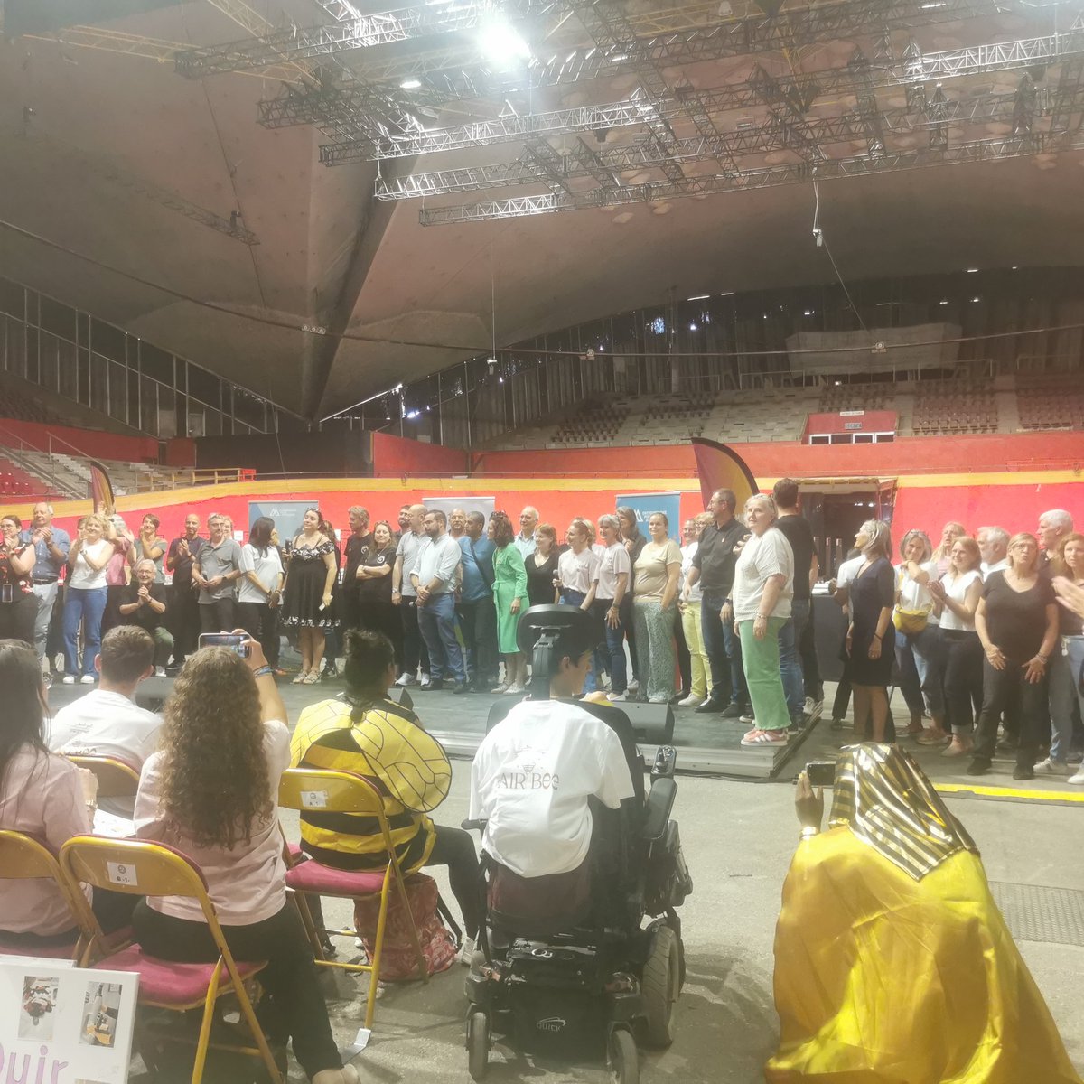 "On est tous fiers de nos élèves aujourd'hui !" <a href="/VilledeGrenoble/">Ville de Grenoble</a> #entreprendrepourapprendre
Voilà tous les profs qui ont porté les petites pépites de demain !

#lyceeagricole #lyceepro #cneap #donbosco #costadebeauregard #lyceecostadebeauregard #lebocage #formation #chambery