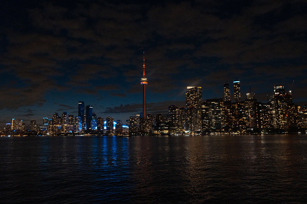yerishoots's tweet photo. Skyline dreams

#Toronto #SonyAlpha #photooftheday #NightPhotography https://t.co/kQ44MYslql