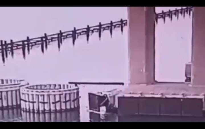 Our intel so shit the Ukrainians get access to our security cams so we film their attack on us for them.