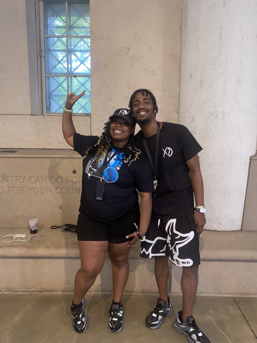 SeeMeTweeet's tweet image. #AfterHoursTilDawnTour @theweeknd #IfItAintXOThenItGottaGo #XO