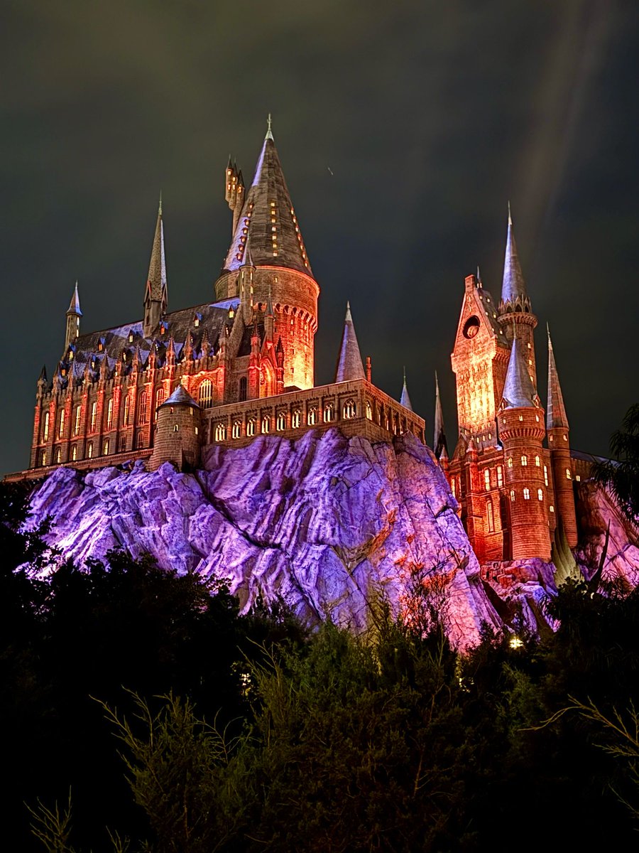 Come and join me for a day at Universals Islands of Adventure as I explore the park for 2025 in the latest video 🎢 

Watch Here > youtu.be/DXzcN5GxqUo