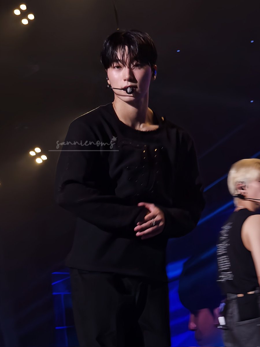 sannienoms's tweet photo. 250531 ATEEZ KPOPMASTERZ IN KL

— #ddsjourney101 i would never shut up about this 

#SAN #ATEEZinKL https://t.co/FYJBKvAC86