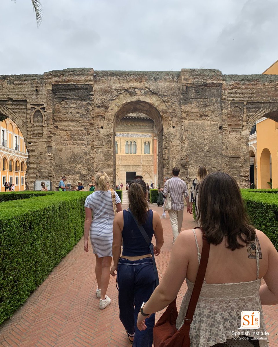 SpanishInstitut's tweet photo. Yesterday, our summer students visited the stunning Real Alcázar of Seville, a royal palace so iconic it was featured in Game of Thrones.

At the Spanish Institute, we combine classroom learning with cultural experiences.
Seville is waiting for you! https://t.co/ukCatNvCcS