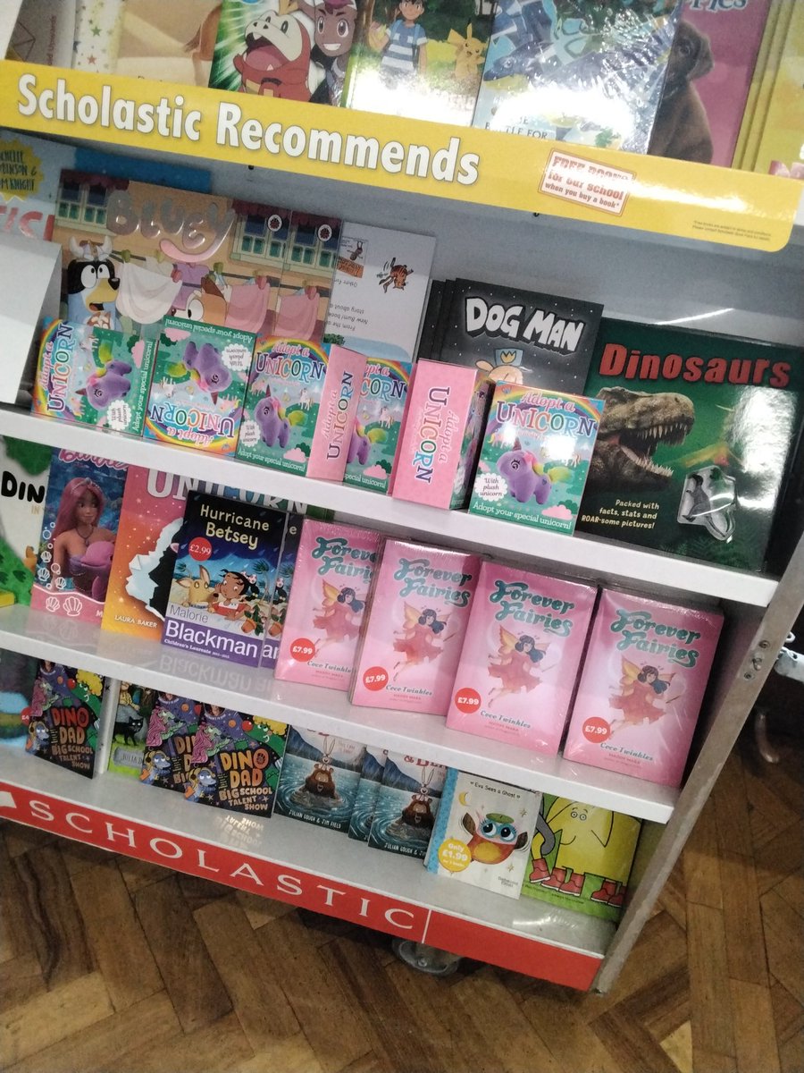 LeighPrimary's tweet photo. The Book Fair is back children! #lifelonglearners #memorymakers @voice21oracy #linguistic @LeighPrimaryHT @UNICEF #article28 #learningtoread #readingtolearn https://t.co/kdjp5fTNr8