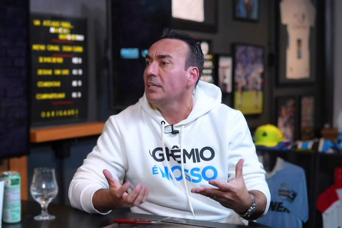 gremio_dia's tweet photo. Marcelo Marques em um Assado para...
💬 "Felipão tem meu apoio pra seguir no clube enquanto ele quiser. É um ídolo e precisa ficar para sempre no Grêmio."
#DiaDeGrêmio #MarceloMarques https://t.co/z7vOoNtwFy