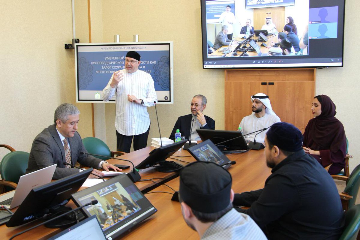 ManaraCCD's tweet image. We were honoured to give a lecture at the Russian Islamic University in Kazan, Tatarstan, where we explored the role of coexistence in fostering stability and social cohesion.
The discussion brought together students, faculty, and young leaders for a powerful exchange on shared…