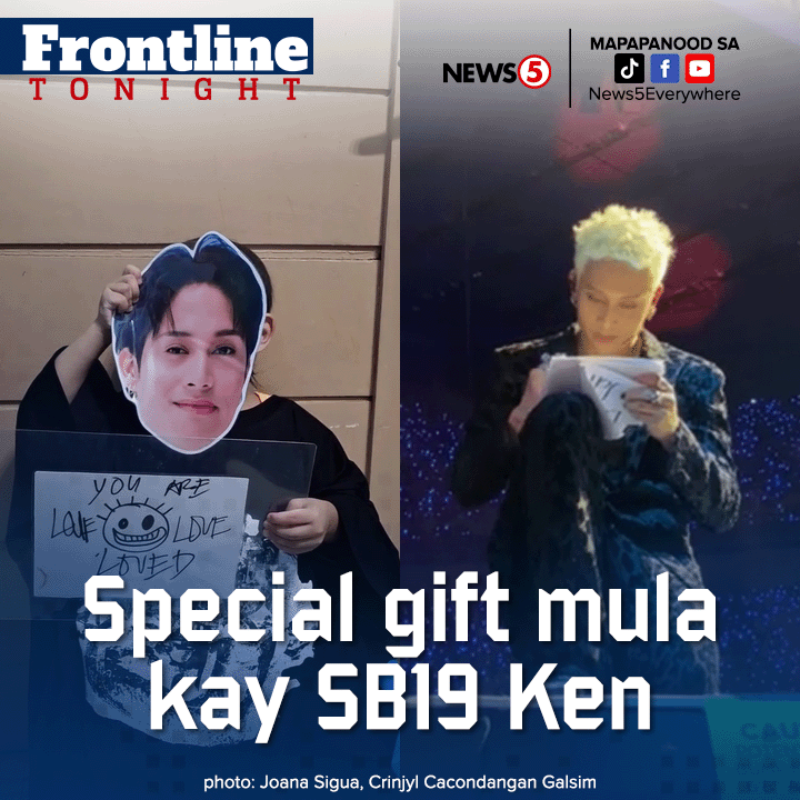 News5PH's tweet photo. SIMPLE GIFT

Naantig ang fans sa viral video ni @SB19Official Ken sa "Simula at Wakas" concert nitong weekend.

Napatigil kasi si Ken nang mabasa ang isang mensahe kung pwede siyang mag-drawing para sa kaniyang batang fan na mayroong autism. Sa drawing niya, may smiley face at nakasulat na "You are loved!"

Abangan ang panayam ng #News5 sa nanay na nagpa-drawing kay Ken sa #FrontlineTonight mamaya sa TV5. #News5