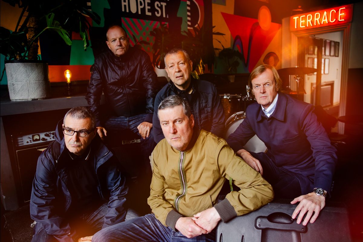 🚨 New podcast! 

<a href="/TheFarm_/">The Farm</a>'s Peter Hooton joins us to talk about their first album in three decades, "Let The Music (Take Control)" 🎶 

He also tells stories from the early days including Oasis, The Clash &amp; plenty more!

🎧 open.spotify.com/episode/7xS75T…

🌳 linktr.ee/northernchorus…