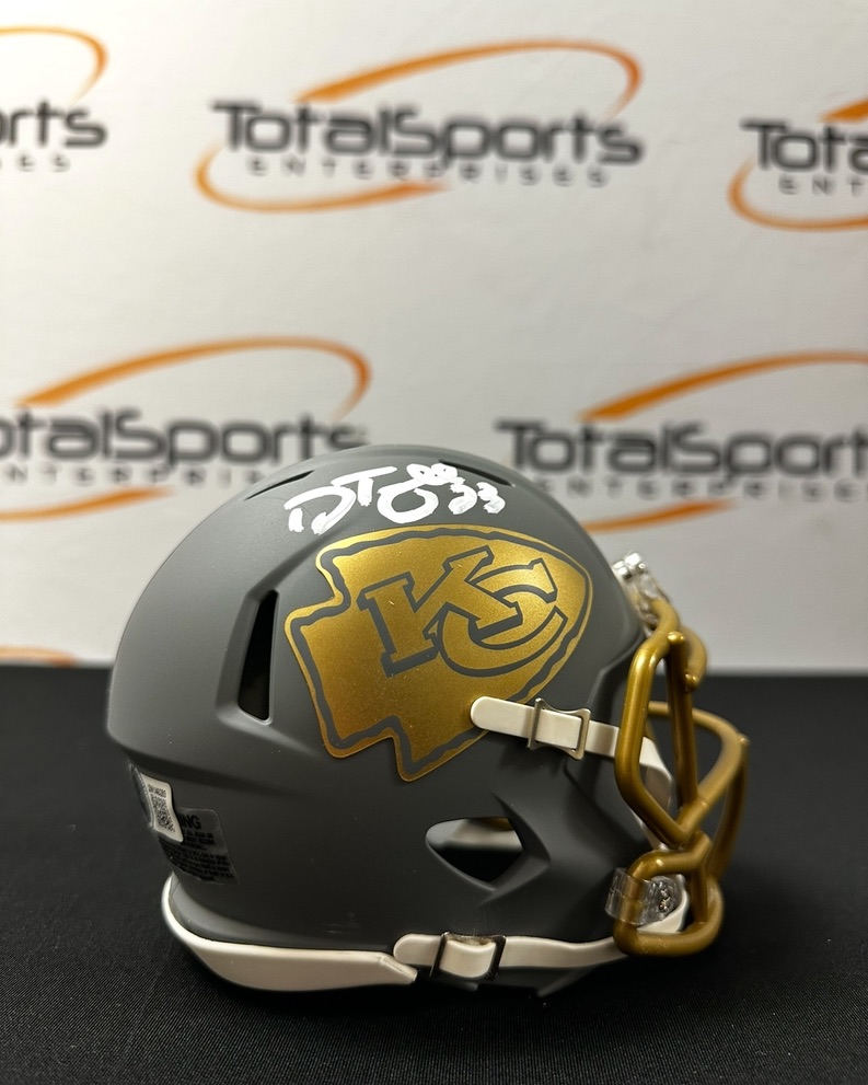 DEAL OF THE DAY!

This Drue Tranquill Autographed SLATE Mini Helmet is $99 for the FIRST person to use discount code "DRUE23" at checkout!

HURRY!

⬇️⬇️⬇️

tsekansascity.com/products/drue-…