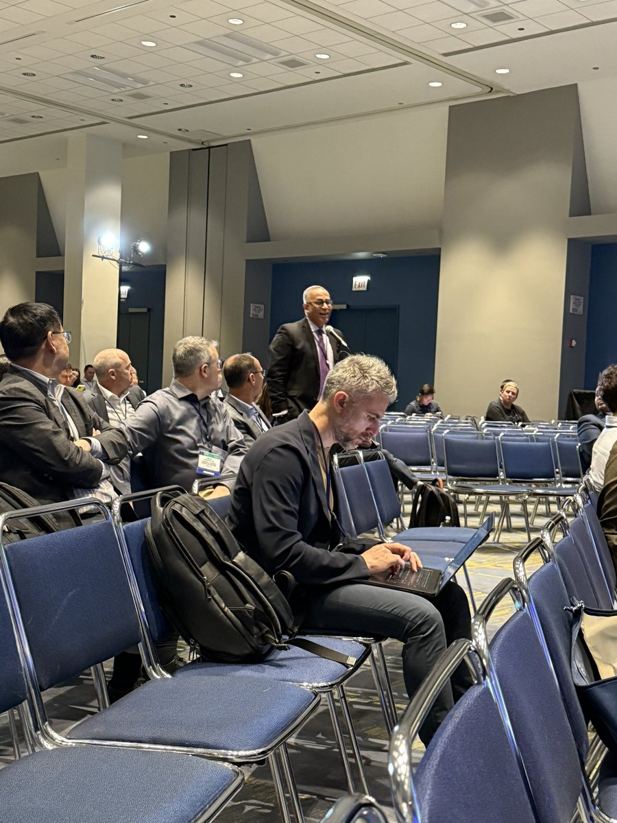 Rafat Abonour (@rabonour1) on Twitter photo <a href="/jmikhaelmd/">Joseph Mikhael</a> #ASCO25 #myeloma the master asking important questions about modifying dosing to help patients maintain excellent response while maintaining outstanding quality of life <a href="/jmikhaelmd/">Joseph Mikhael</a> #ASCO25 #myeloma the master asking important questions about modifying dosing to help patients maintain excellent response while maintaining outstanding quality of life