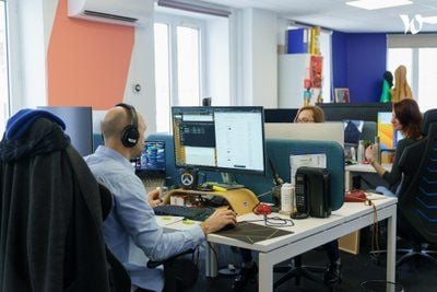 ON RECRUTE ! Envie de travailler sur Frandroid, Numerama et Lemon ? On cherche un·e designer·euse UI/UX pour créer un design système pour nos 30M de lecteurs, des interfaces intuitives et des visuels percutants. Expérience UI/UX (70%), sensibilité graphique (30%), curiosité et