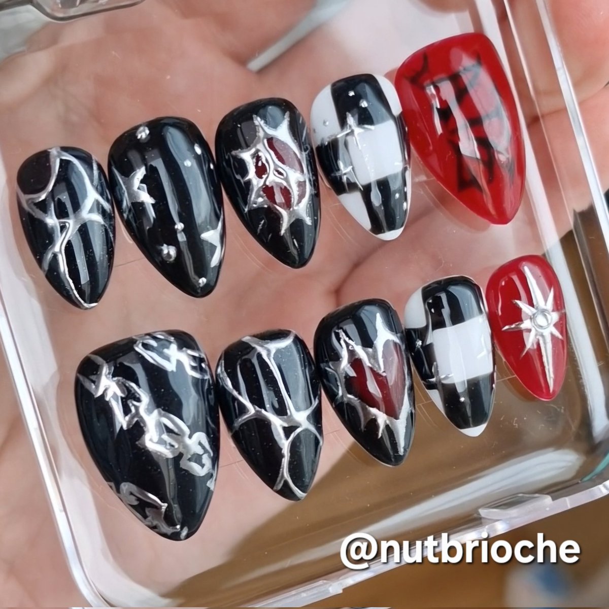 NutBrioche 🍞🏳️‍🌈💚 tweet media