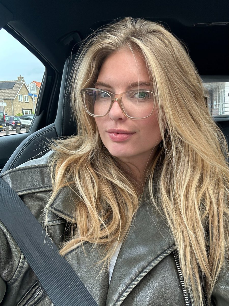 In welke auto rijden de knapste vrouwen?