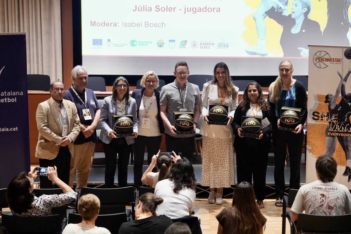 Dushku, Medunjanin dhe Kqiku pjesëmarrëse në Forumin Final të Projektit PROMISE në Barcelonë 👏

📌Në Barcelonë është mbajtur Forumi Final i Projektit PROMISE. 

🙏Në këtë ngjarje të rëndësishme kanë marrë pjesë Sekretarja e Përgjithshme e FBK-së, Elvira Dushku, Menaxherja e