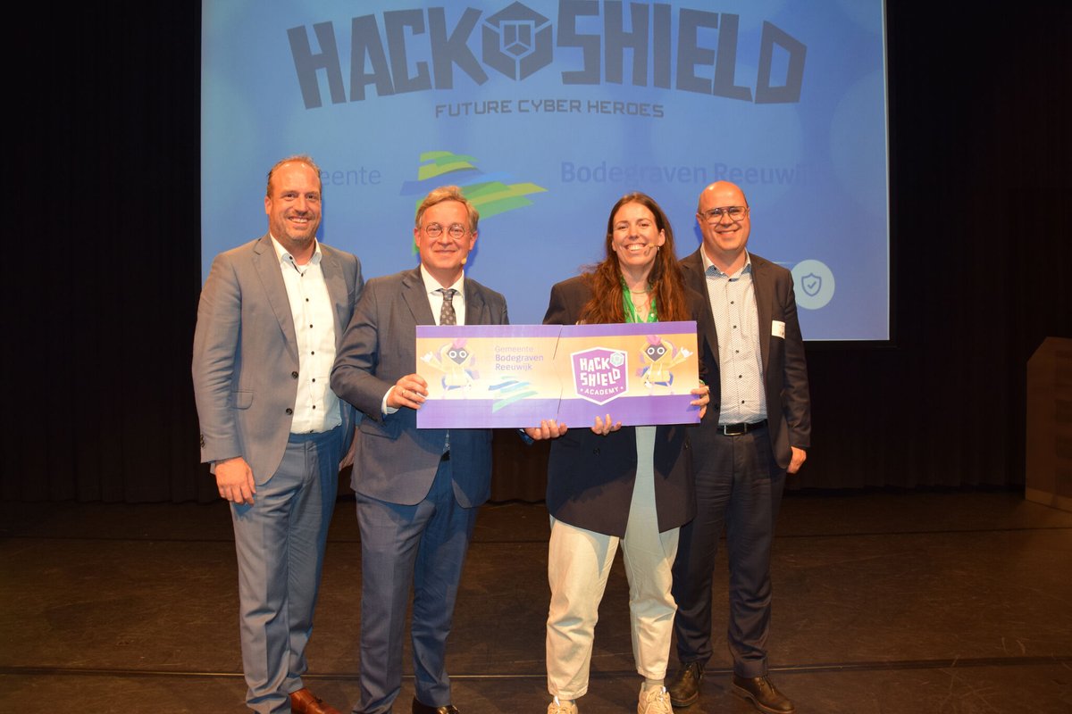 Afgelopen maandag organiseerden we samen met de gemeente en RvHID de bijeenkomst ‘Tech aan, risico’s uit’. Zo’n 80 ondernemers doken met ons in het thema cyberveiligheid. 

Lees het verslag op onze website: bit.ly/43qW1nb