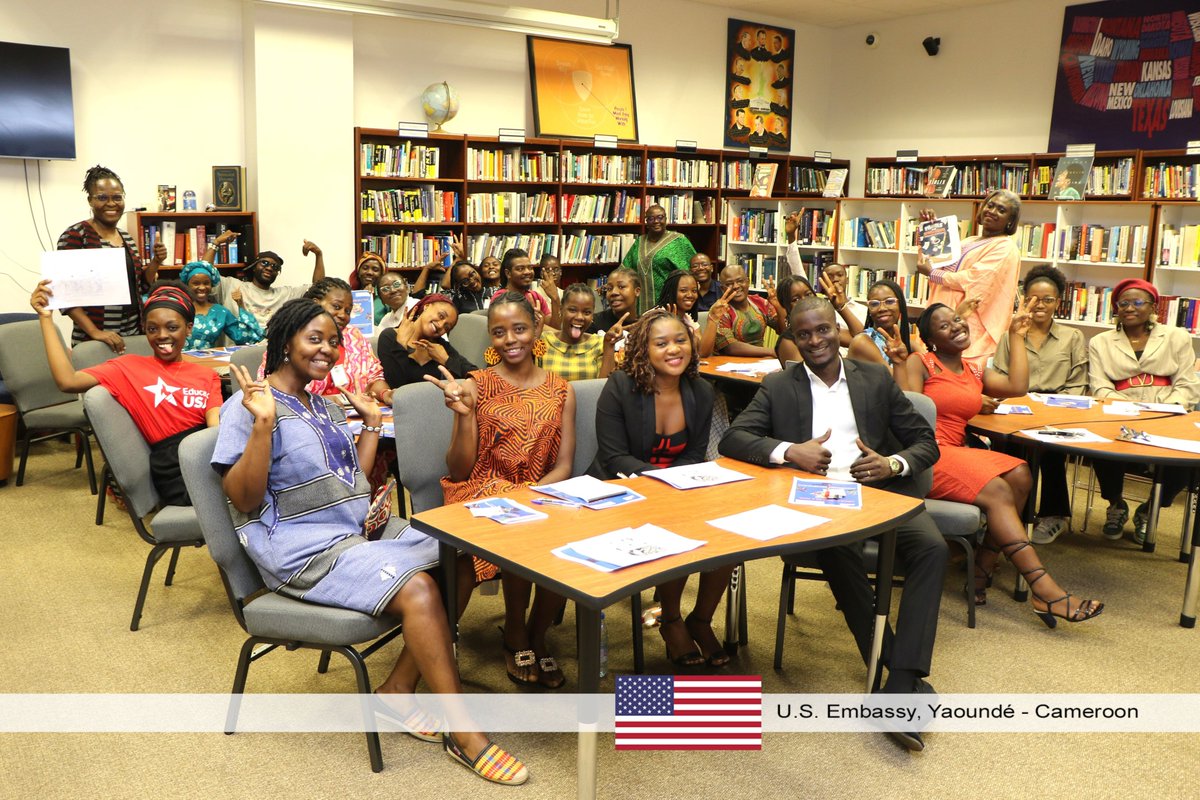 L'American Center a été le théâtre d'une effervescence créative lorsque des bénévoles de la communauté et de jeunes dessinateurs de bandes dessinées ont exploré comment la narration peut être un moteur de changement. Les participants ont créé des bandes dessinées abordant des