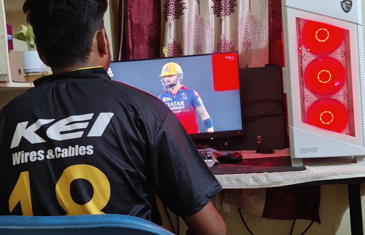 Seated for 18th 
Let's go #playbold  <a href="/imVkohli/">Virat Kohli</a> 🤞❤️