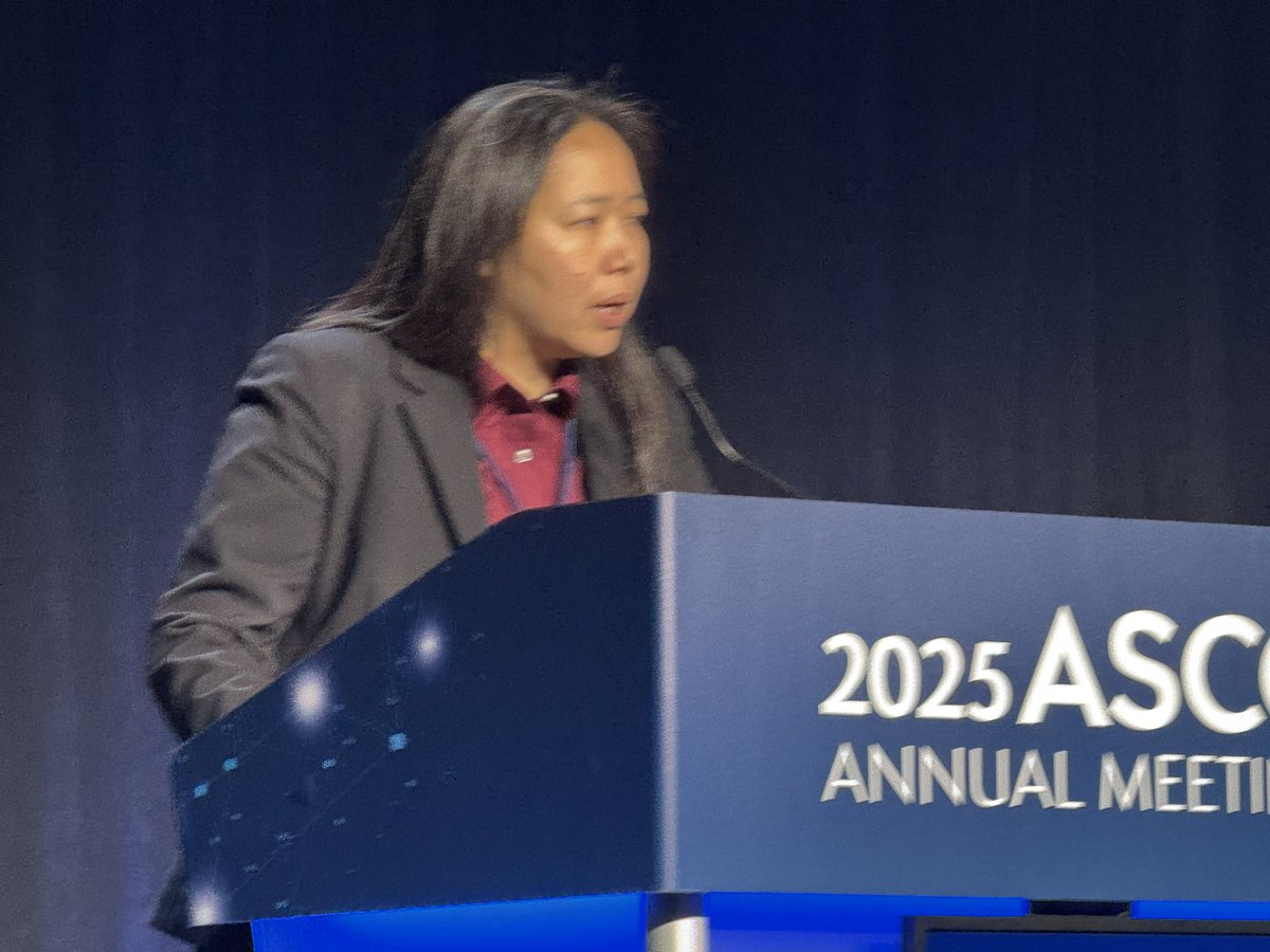 ShannonWestin's tweet image. Phase 2 study of lenvatinib and pembrolizumb is active in clear cell #ovariancancer !!!
👍 36.7% response rate
🙌 PFS 10.9 months
🤩 57% dose reduction (expected w this regimen)
Awesome story in a rare tumor population!!! #ASCO25 #gyncsm