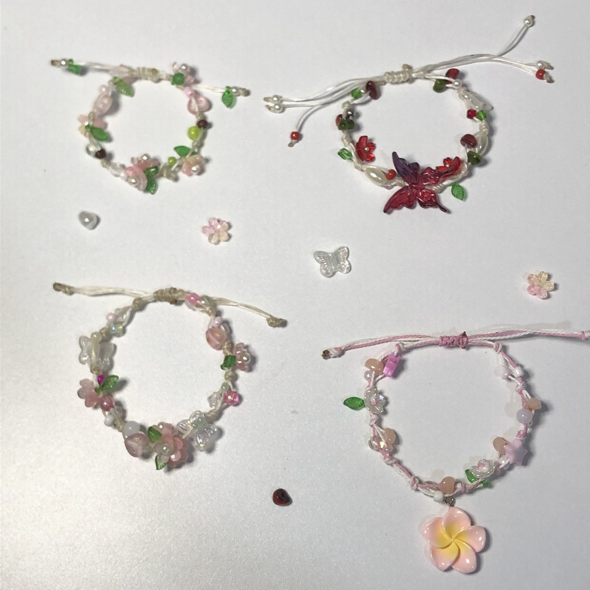 BiBim_Beads's tweet photo. 🪼🫧กลับมาเปิดรับออเดอร์แล้วค้าบ

💒✨กำไลเชือกเส้นละ 25 - 50 บาท
💐 เค้ารับแก้ขนากกำไลฟรีนเา เล็ก ใหญ่ สามารถปรับขนาดให้ฟรีนะคั้บ 

💬หากสนใจ ก๊อกๆDMมาได้เลยค่า แม่ค้าแถมจุกๆเรยย⭐️🤍
🗯️#rnfact #upfact #udvcfact #กําไลลูกปัด  #กำไลเชือกเทียน #ลูกปัด https://t.co/mUff6FQyr0