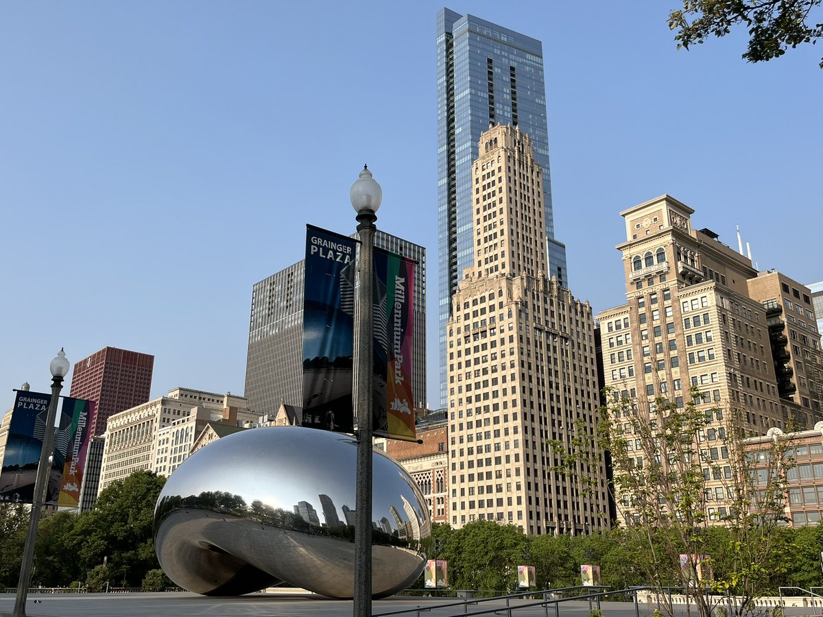 Last day at the ASCO Annual Meeting!
Five days of congress, over 45,000 professionals, countless interactions, old friends, new partners, and—most importantly—major scientific advances for our patients.
See you next year, Windy City!