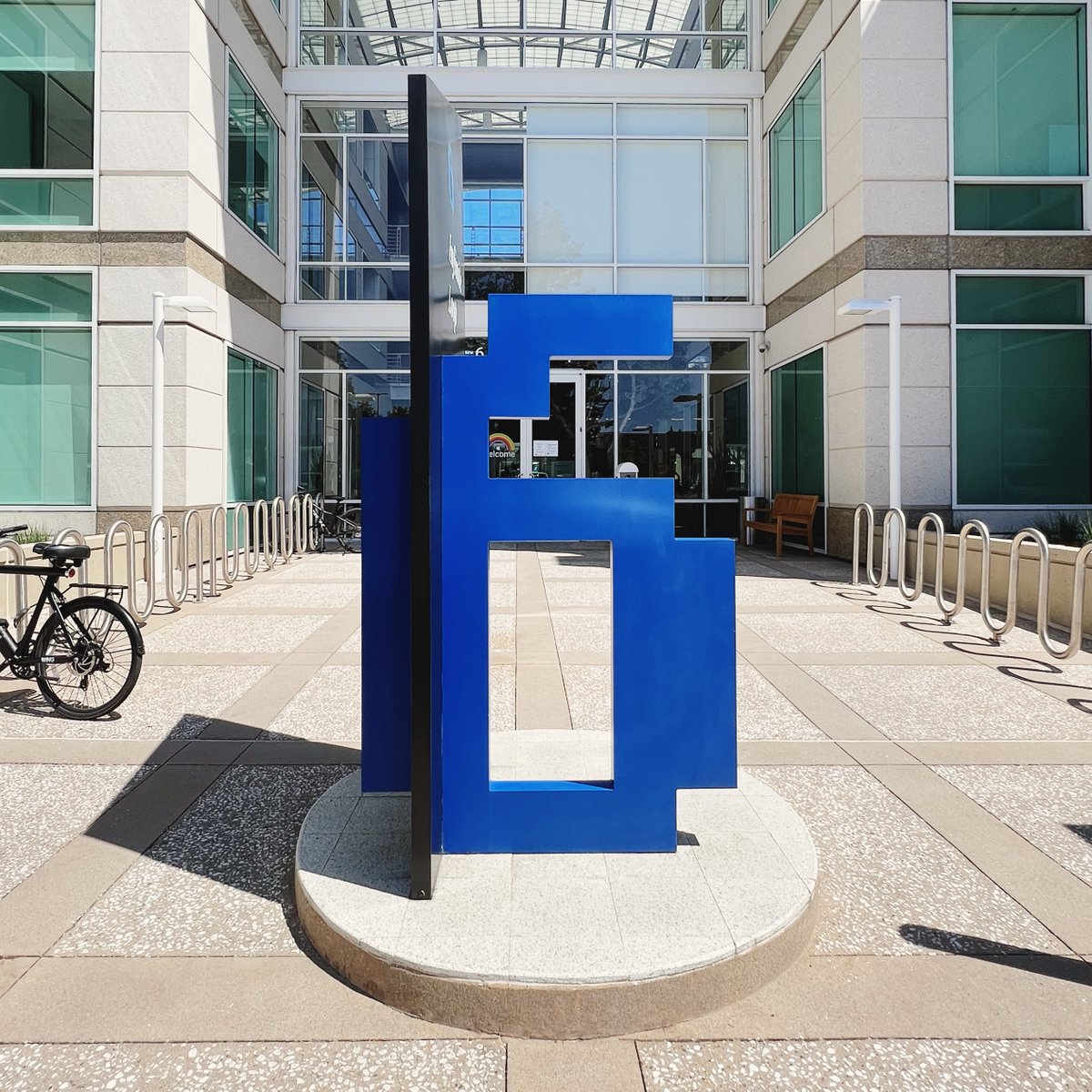 BasicAppleGuy's tweet image. 6 days till #WWDC25