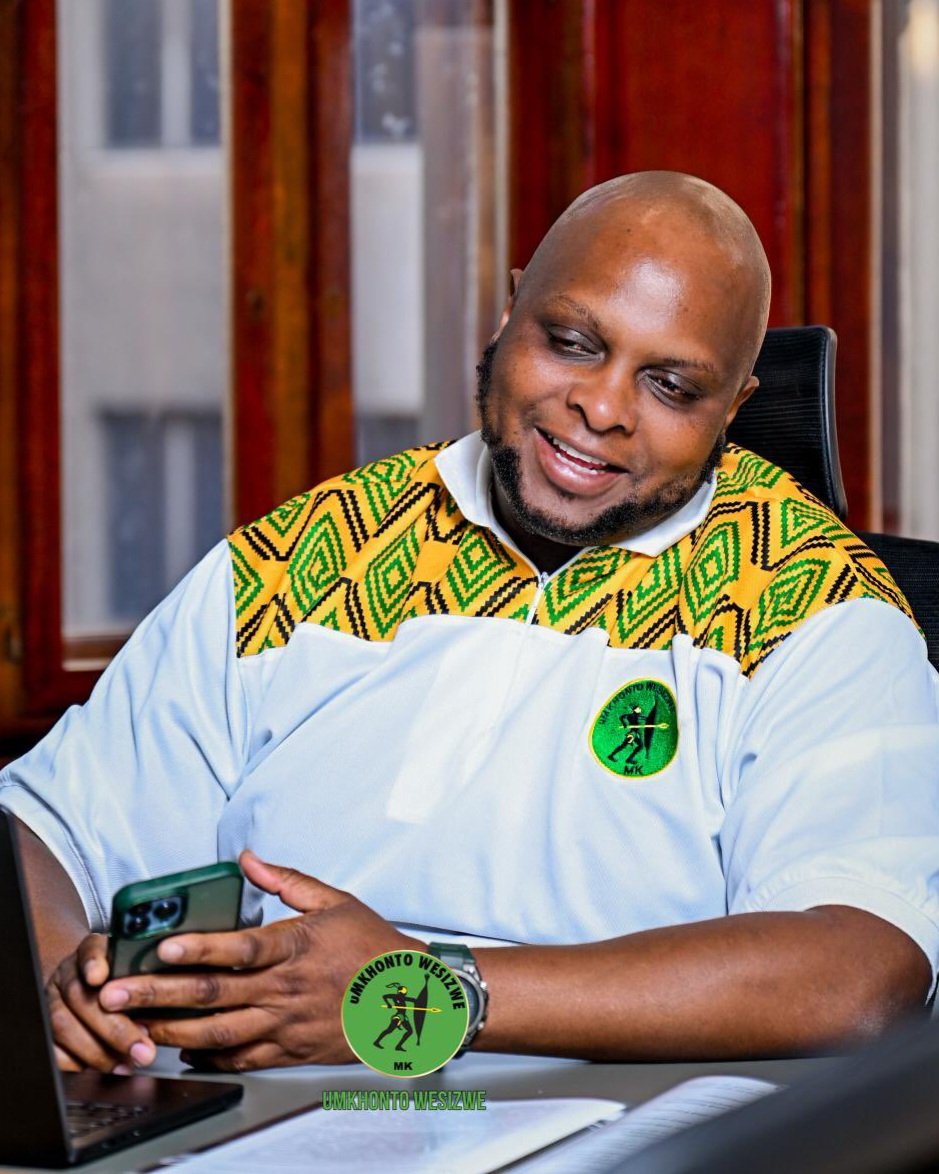 Bheka kaNhlangothi (@bhekabk) on Twitter photo Truth must be told
When our SG <a href="/FloydShivambu/">Floyd Shivambu</a> took over, that office was a mess, and the whole administration, but it's ok they know what they doing, hope they won't regret.
Thanks commander Floyd for showing the world how to run that office, MK Party members appreciates you 👏 Truth must be told
When our SG <a href="/FloydShivambu/">Floyd Shivambu</a> took over, that office was a mess, and the whole administration, but it's ok they know what they doing, hope they won't regret.
Thanks commander Floyd for showing the world how to run that office, MK Party members appreciates you 👏