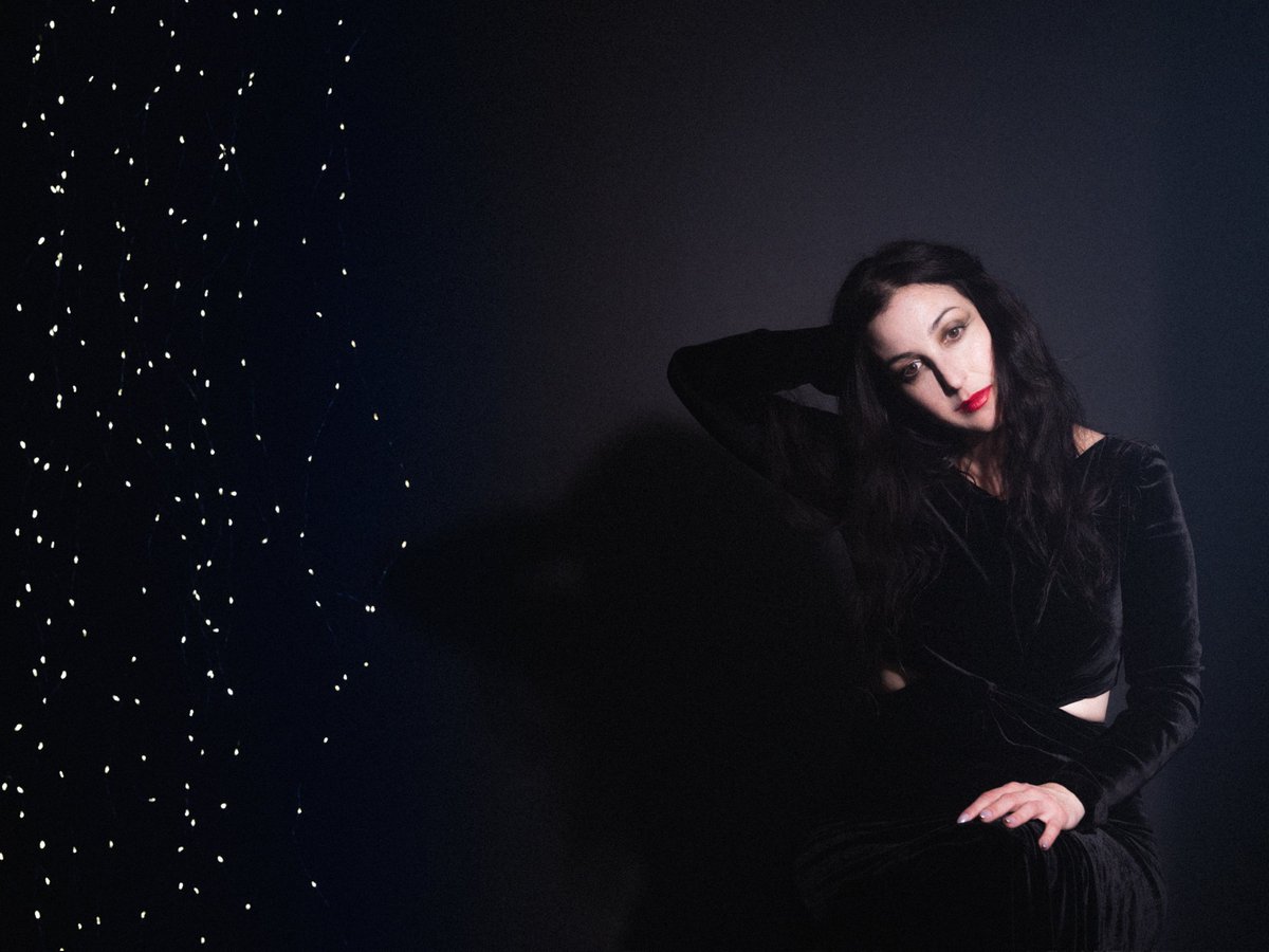 Any day we get new <a href="/marissanadler/">Marissa Nadler</a> is a great day!
ifitstooloud.com/2025/06/mariss…
