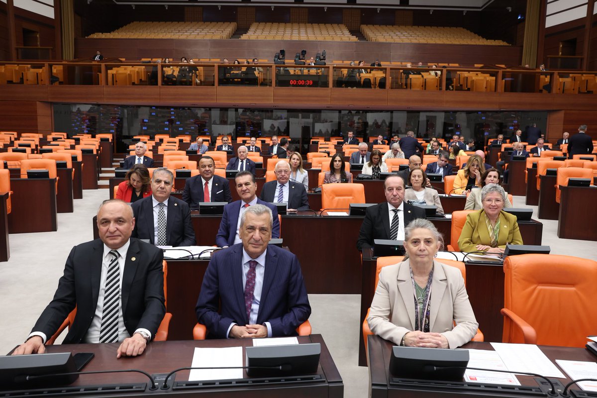 📍TBMM

8 Eylül 1999’da işbaşı yapan milyonlarca vatandaş 40-43 yaşlarında emekli olurken, sadece 1 gün sonra, 9 Eylül 1999’da işe başlayanlara “60 yaşına kadar çalışın” denildi. Aradaki fark tam 17 yıl. Bu kabul edilemez eşitsizlik, bir günde değişen bir yasa ile milyonlarca