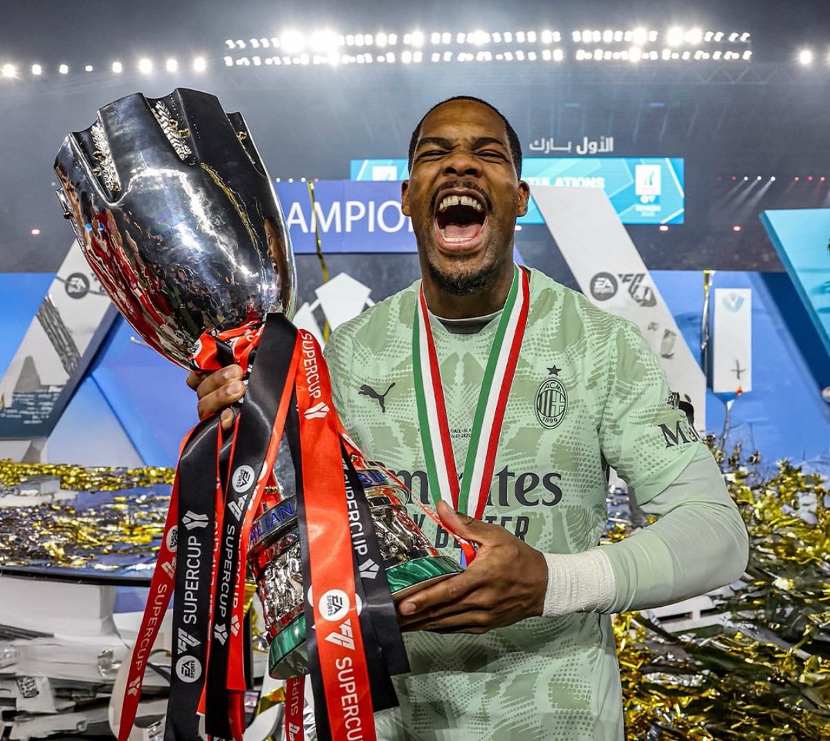 🚨 Mike Maignan is interested in joining Chelsea. (<a href="/NizaarKinsella/">Nizaar Kinsella</a>) #CFC