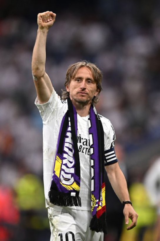 🚨 L'AC Milan s’intéresse à Luka Modrić !

▫️D’autres clubs sont intéressés, Luka Modrić étudie toutes les possibilités. 

(<a href="/MarioCortegana/">Mario Cortegana</a>🎖️)