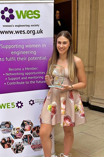 ‘Always keep learning and stay curious.’  top career tips from International Integration Lead, and new MRAeS, Natasha Dunkinson #avgeek ow.ly/FhlG50W3cji