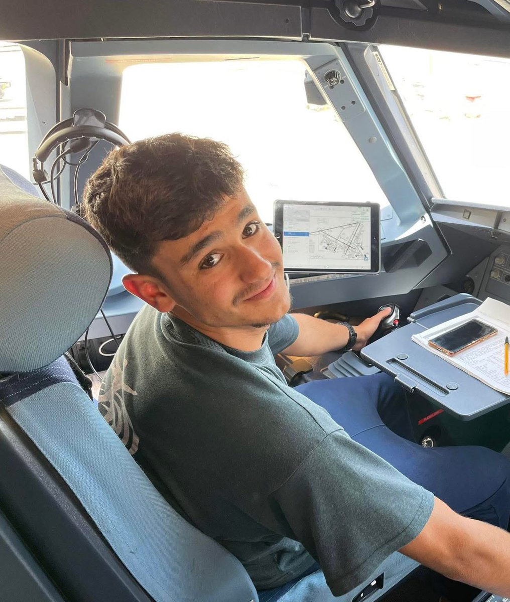 אבי הרוש:

ריף שלי,

מה שלא אעשה. 
לאן שלא אלך.
אצחק או אבכה. 

בסוף בסוף,
אתה איננו!

אתכנן ואקדם.
אפגש, 
אדבר, 
אספר. 

בסוף בסוף,
אתה איננו!

זה אבסורד. 
זה לא מובן.
זה קשוח.
זה כואב.

בסוף בסוף,
אתה איננו!

ואז,
אני שואל למה?.
למה לטרוח?.
למה להילחם?.
למה להתקדם?.

הרי בסוף