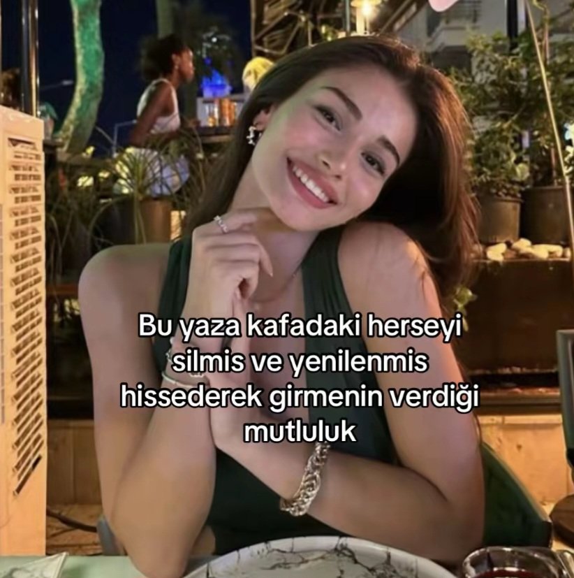 PiabellaTurkeyy's tweet photo. Tam olarak böyle ..