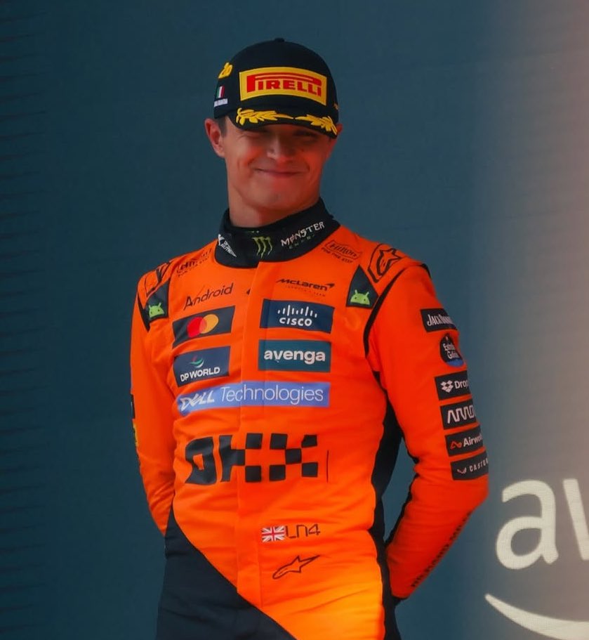 this pic of lando 🥹🥹🤏