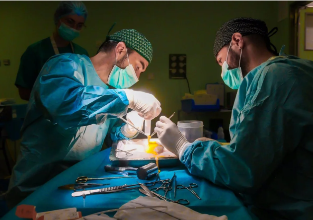 ❤️Un total de 209 donantes de órganos y 193 de tejidos han hecho posibles 793 trasplantes en Andalucía durante 2025.
👏Felicitamos a los miembros de #SAMIUC que son coordinadores de trasplantes desde sus centros hospitalarios por su labor imprescindible.▶️abc.es/espana/andaluc…