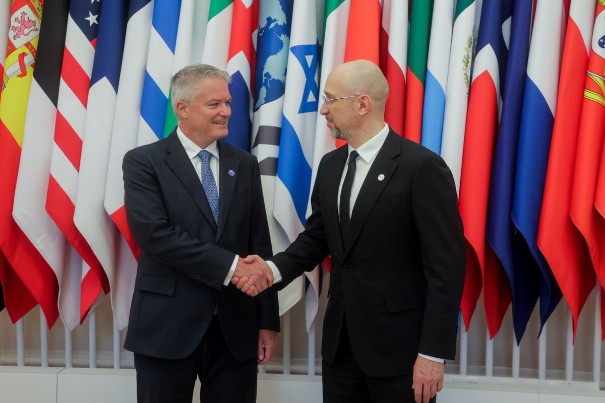 A meaningful conversation in Paris with OECD Secretary-General <a href="/MathiasCormann/">Mathias Cormann</a> on strengthening cooperation. We are continuing to work towards full OECD membership. I thanked Mathias Cormann for his personal leadership in strengthening our cooperation and support for Ukraine. We