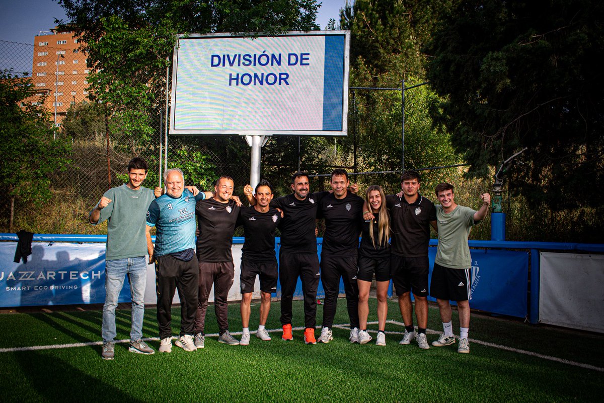 SportingDeHorta's tweet photo. ⚽️ 𝐔𝐍 𝐀𝐒𝐂𝐄𝐍𝐒𝐎 𝐏𝐀𝐑𝐀 𝐋𝐀 𝐇𝐈𝐒𝐓𝐎𝐑𝐈𝐀 ⚽️

¡SOMOS DE DH! 🏆 El Juvenil “A” vuelve a lograr una hazaña inolvidable y consigue el ascenso a la máxima categoría por 2ª vez en nuestra historia.

¡ENHORABUENA A JUGADORES Y CUERPO TÉCNICO!

Y gracias a vosotros, afición. https://t.co/dA5X7I8ySD